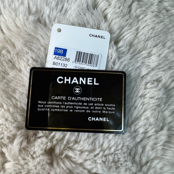 Price is firm NWT Chanel pink card holder - Picture 4 of 7